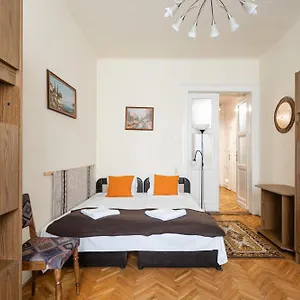 retro-downtown-apartment.inbudapesthotels.com/